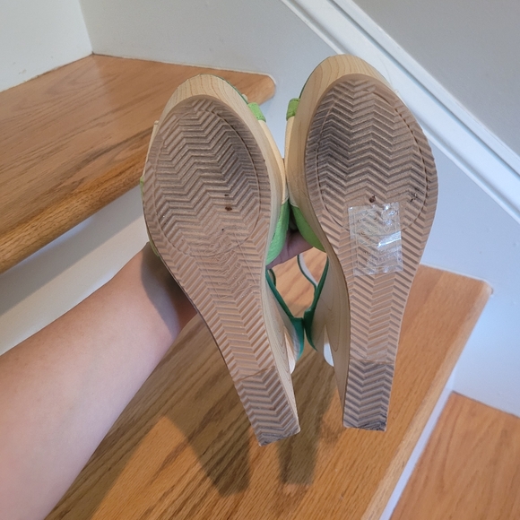 Madison By Shoedazzle Green Faux Suede Platform Wedge Sandals - Picture 4 of 7